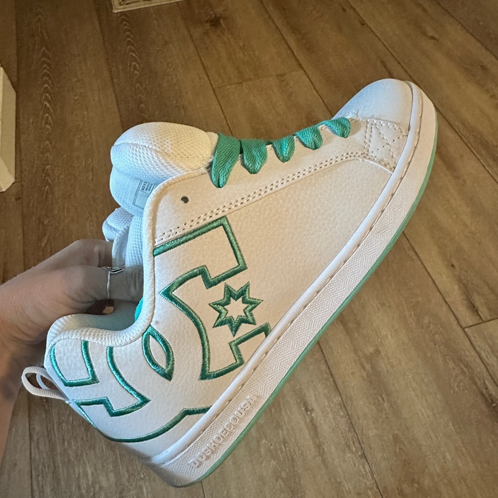 DC women’s Sneakers in White and Teal